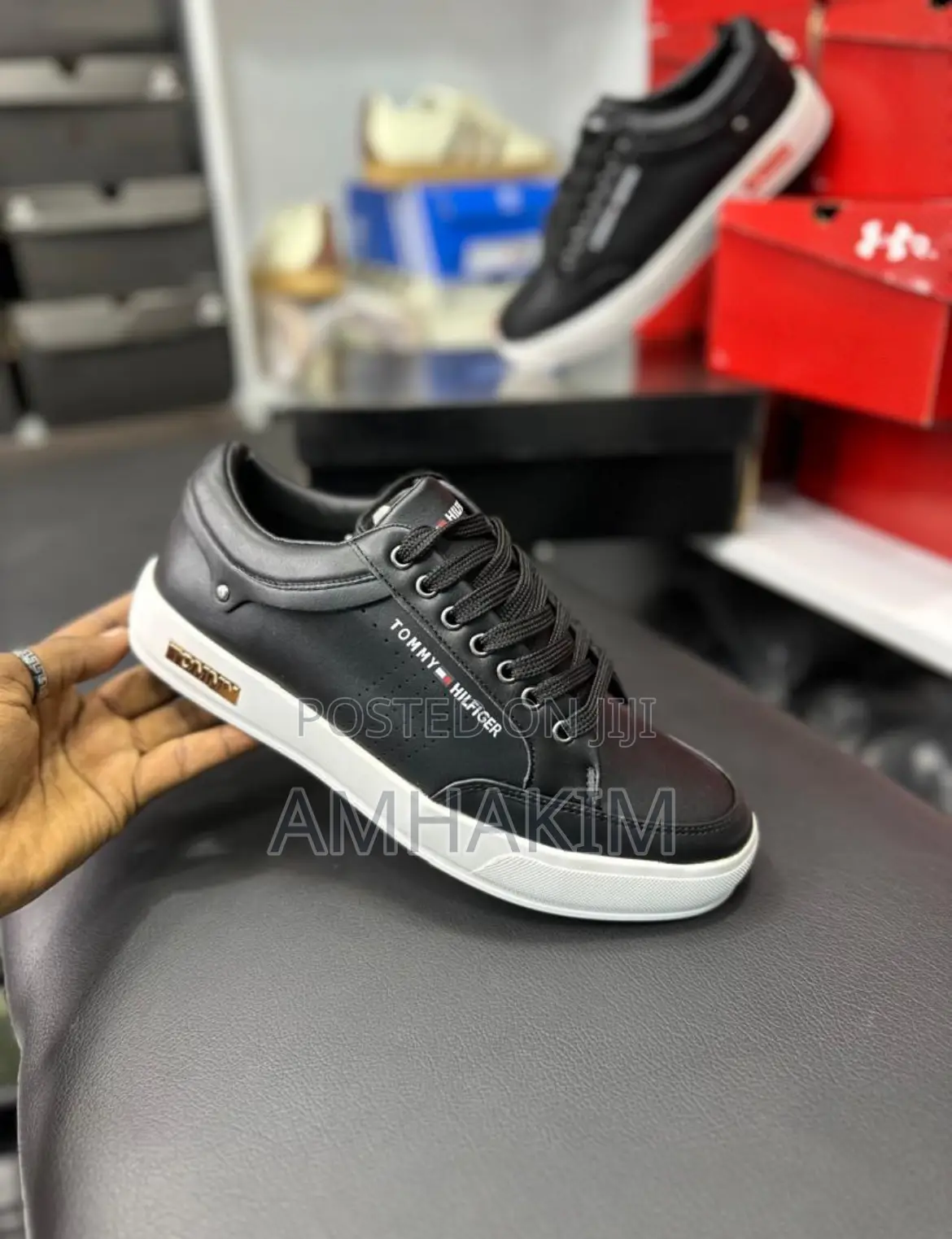 Classic Tommy Hilmifiger Sneakers in Stock
