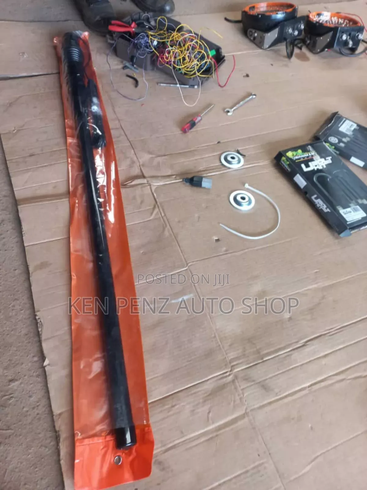 Hillux Revo Black Antenna