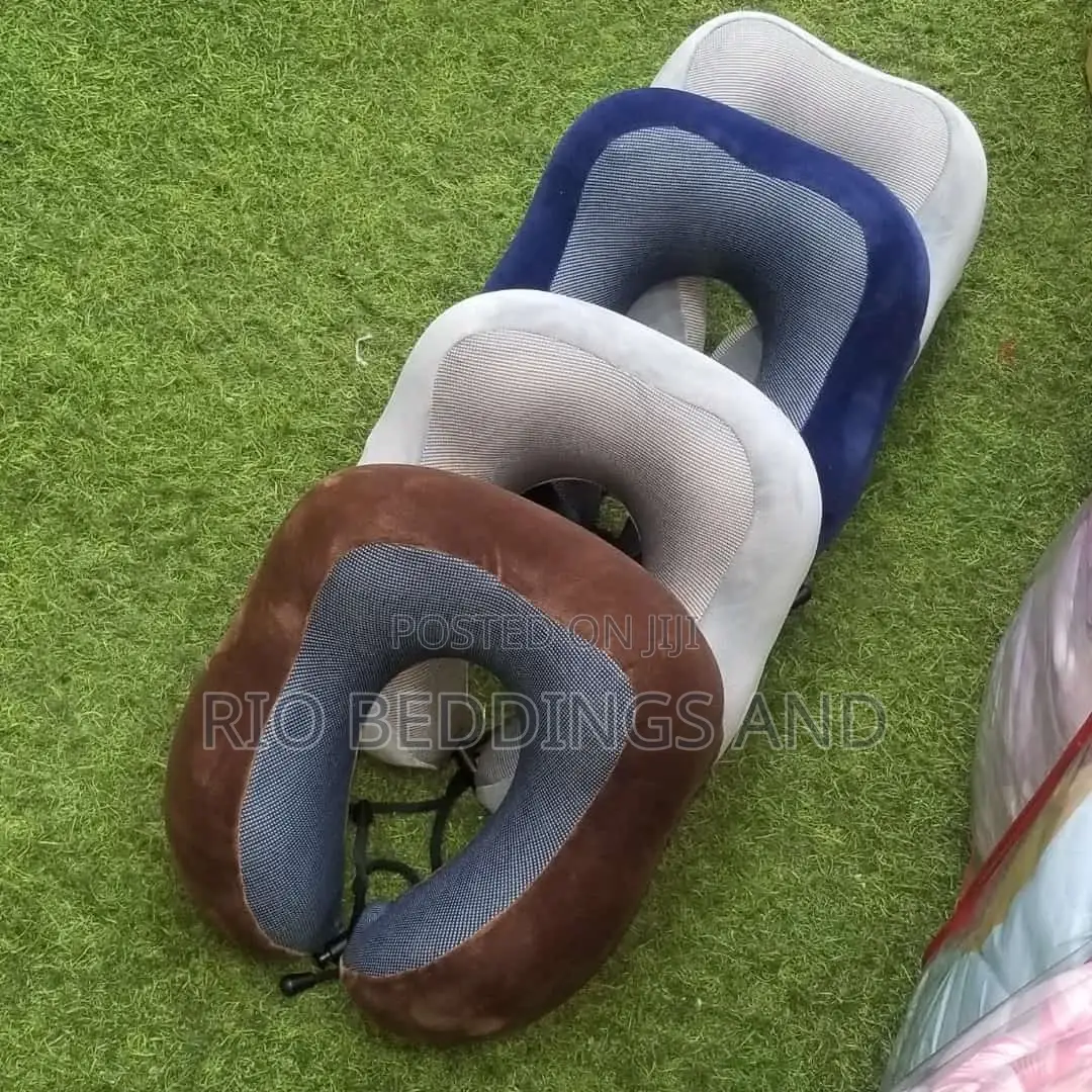 Neck Pillows / Travel Pillows