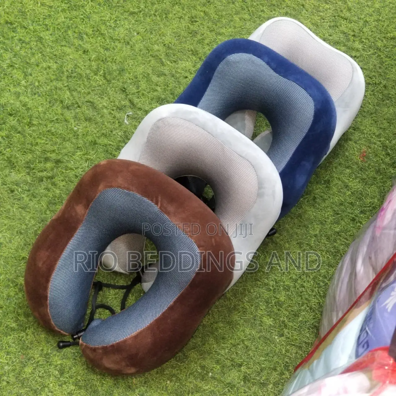 Neck Pillows / Travel Pillows
