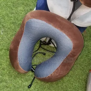 Neck Pillows / Travel Pillows