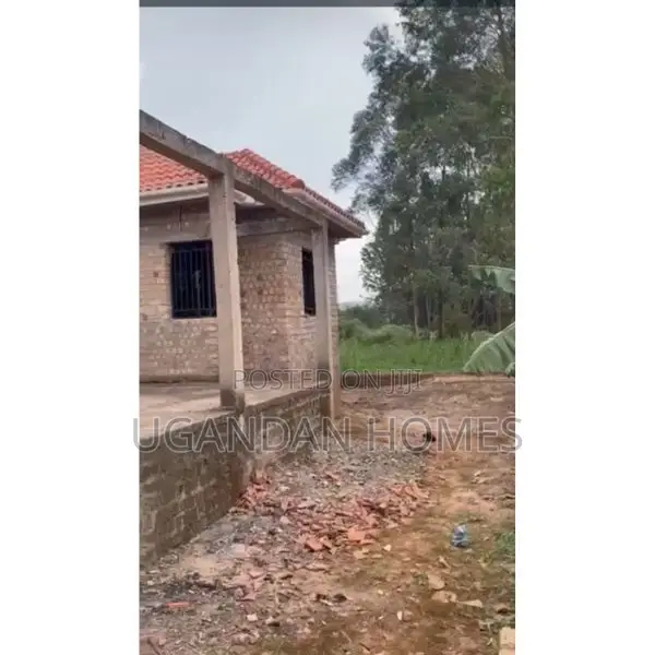 5bdrm Bungalow in Ssabagabo-Makindye for sale