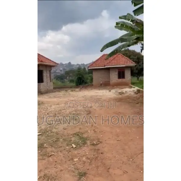 5bdrm Bungalow in Ssabagabo-Makindye for sale