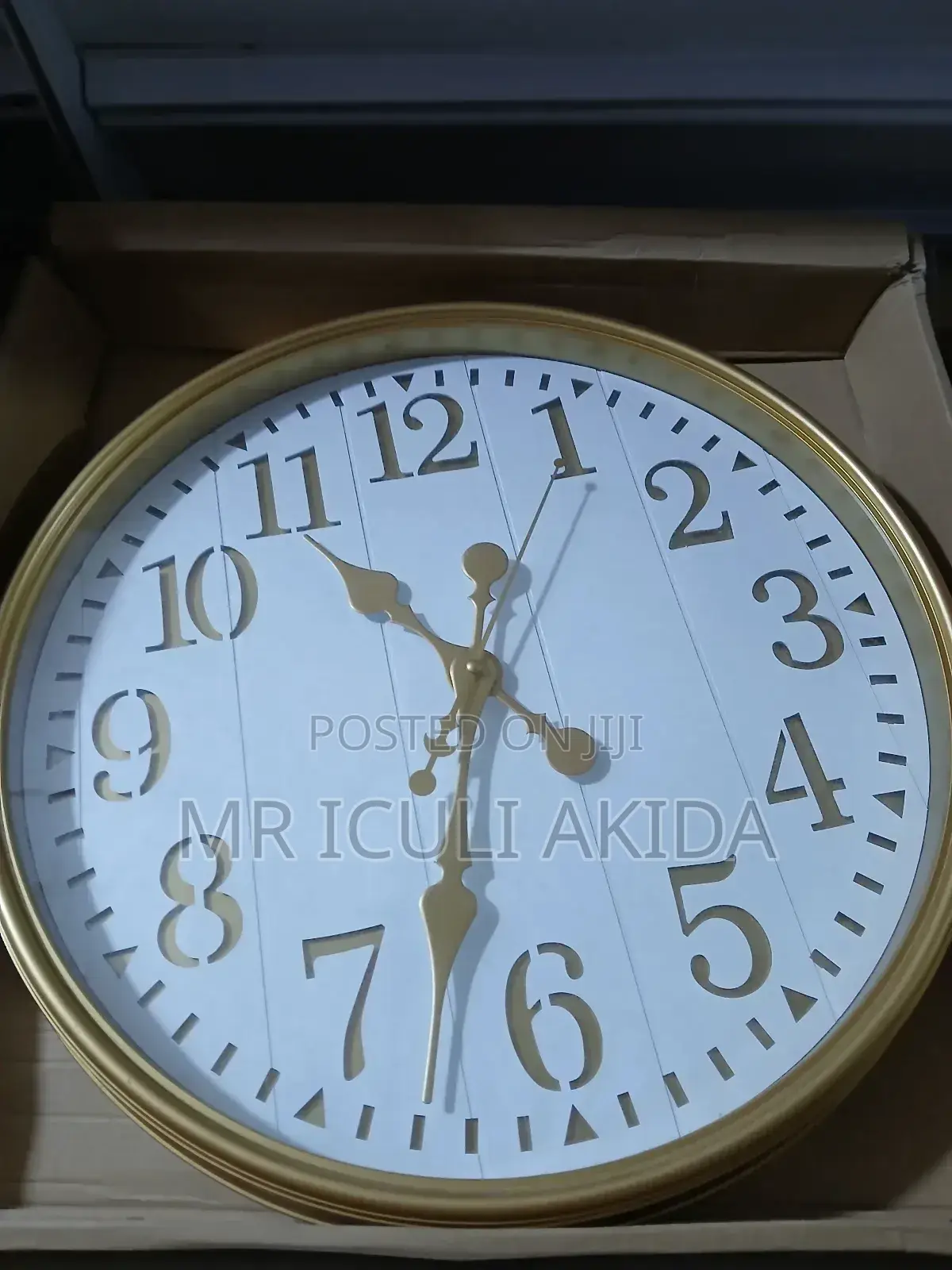 Funky Golden White Reindeer Wall Clock Home,Office,Hotel