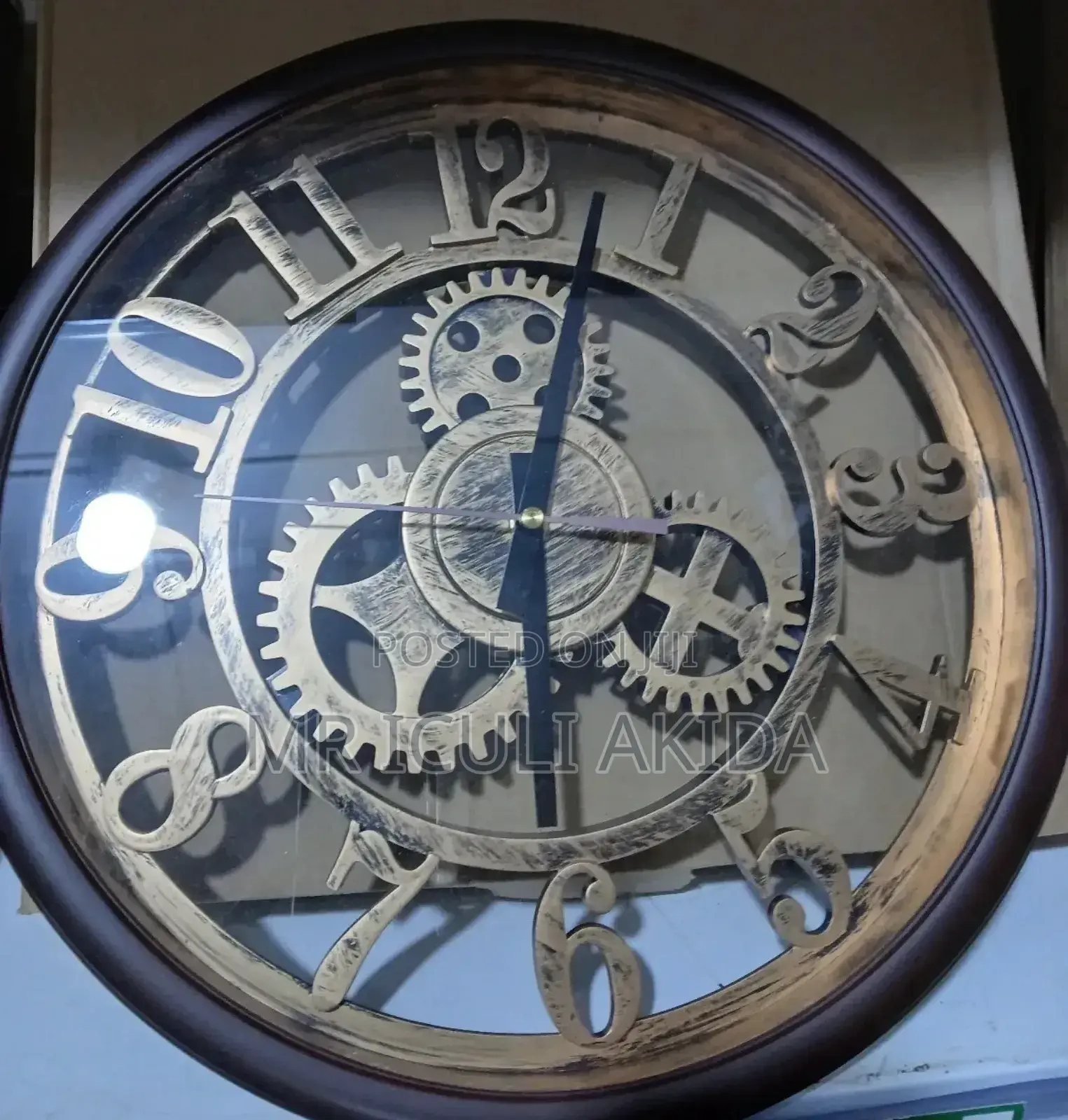 Roman Vintage Divine Crafts Analog Wall Clock