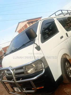 Toyota HiAce 2010 White