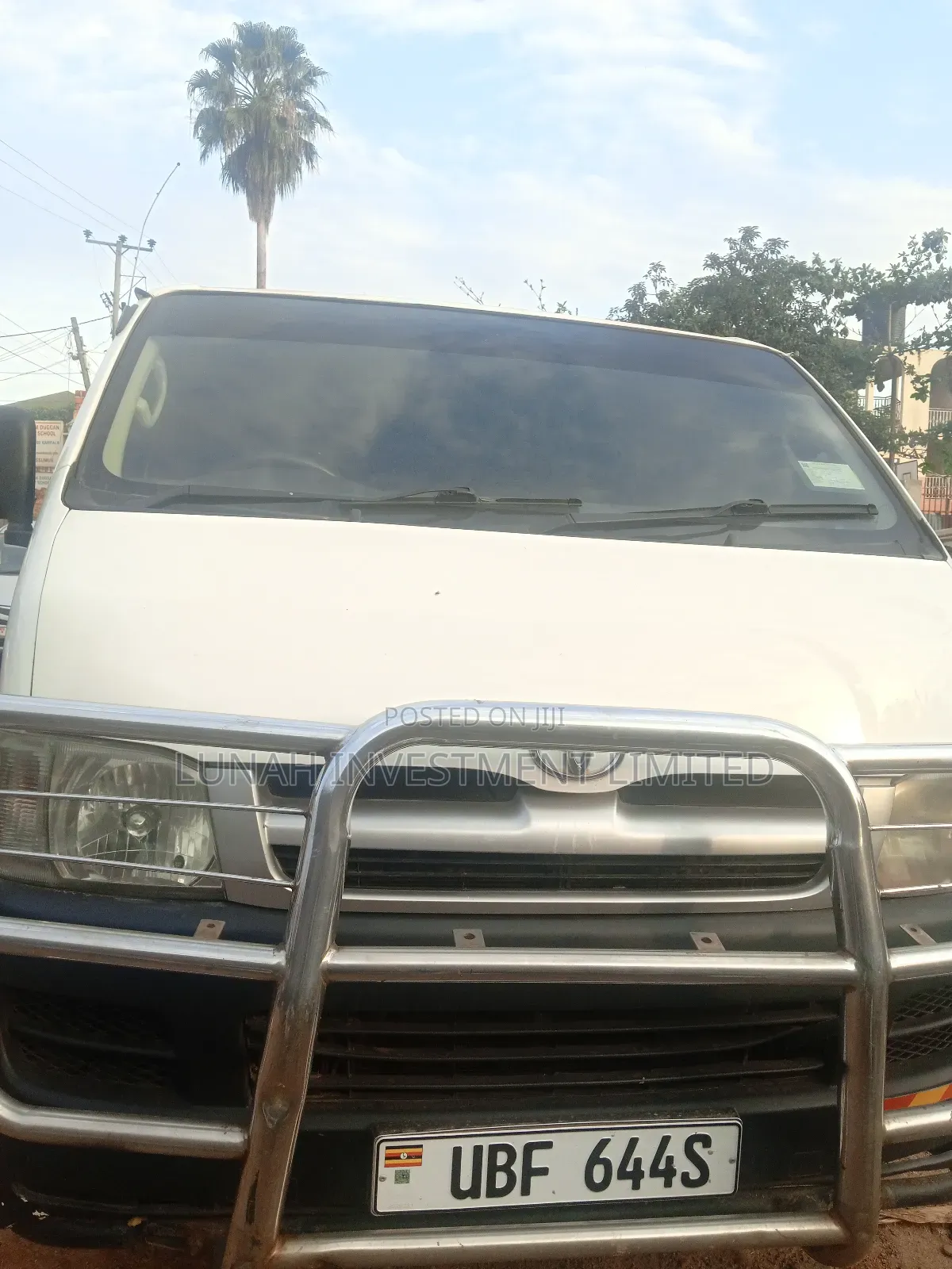 Toyota HiAce 2010 White