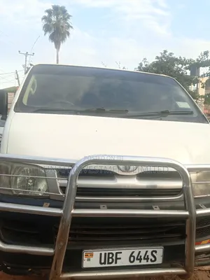 Toyota HiAce 2010 White
