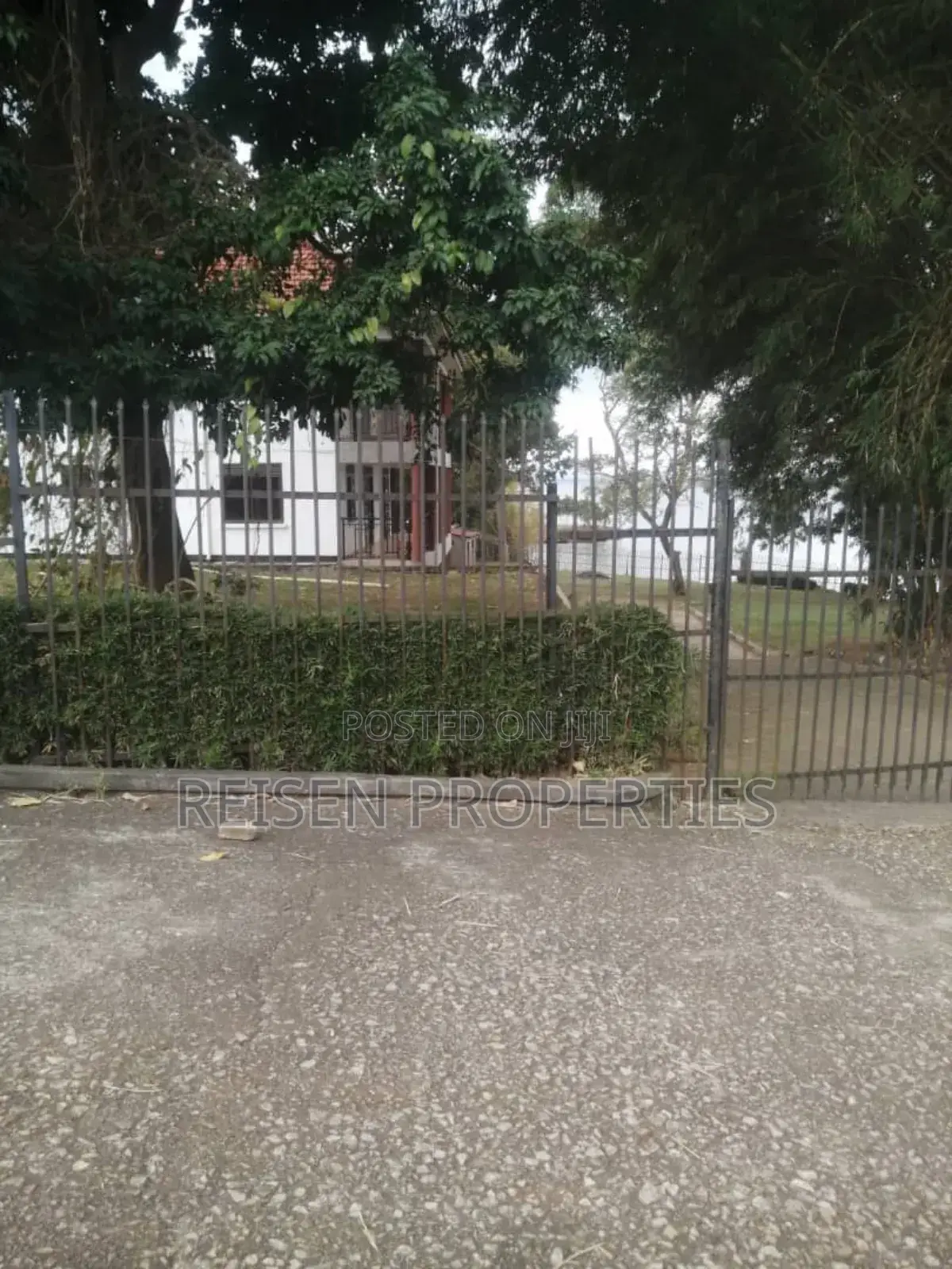 5bdrm Maisonette in Bugiri Estate, Division B for sale