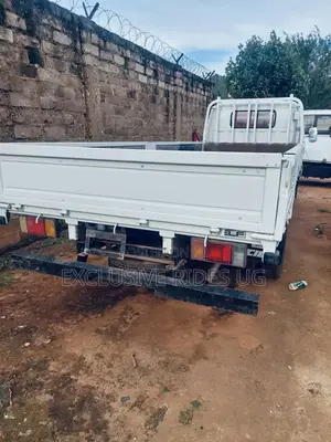 Mitishubishi. ISUZU