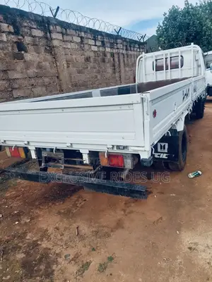 Mitishubishi. ISUZU