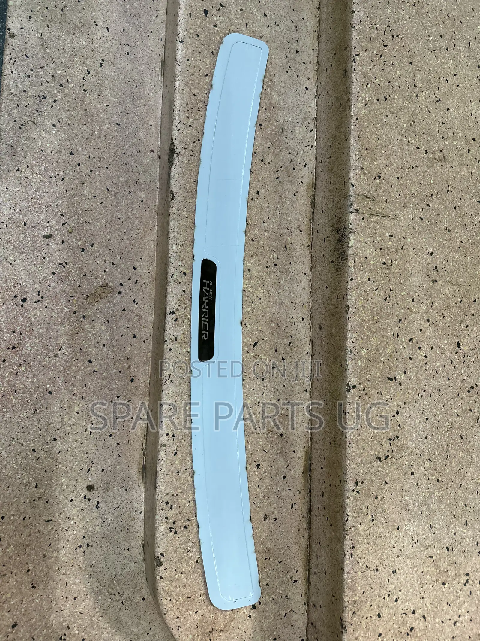 Harrier Kawundo Rear Bumper Chrome Plate