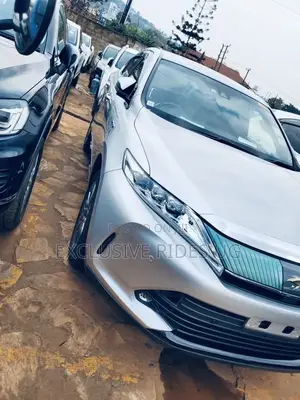 Toyota Harrier 2.5 Hybrid 4WD 2017 Silver