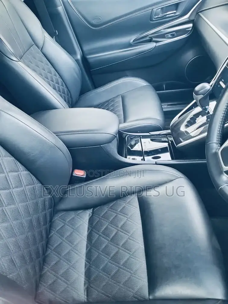 Toyota Harrier 2.5 Hybrid 4WD 2017 Silver