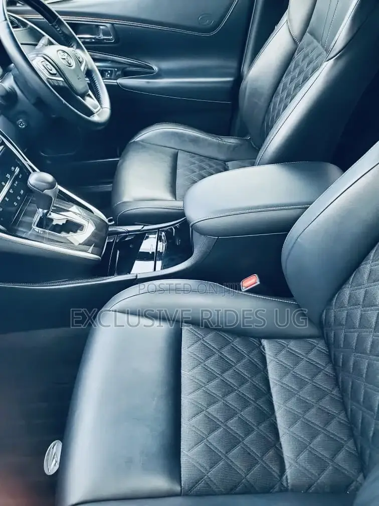 Toyota Harrier 2.5 Hybrid 4WD 2017 Silver