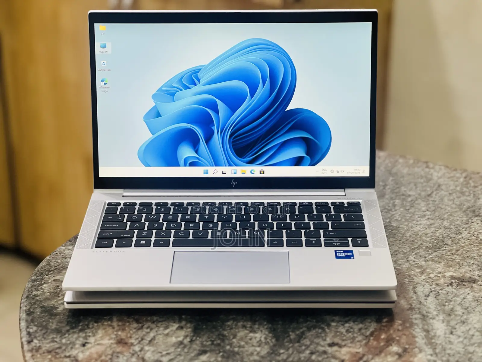 New Laptop HP EliteBook 830 G8 32GB Intel Core I7 SSHD (Hybrid) 512GB