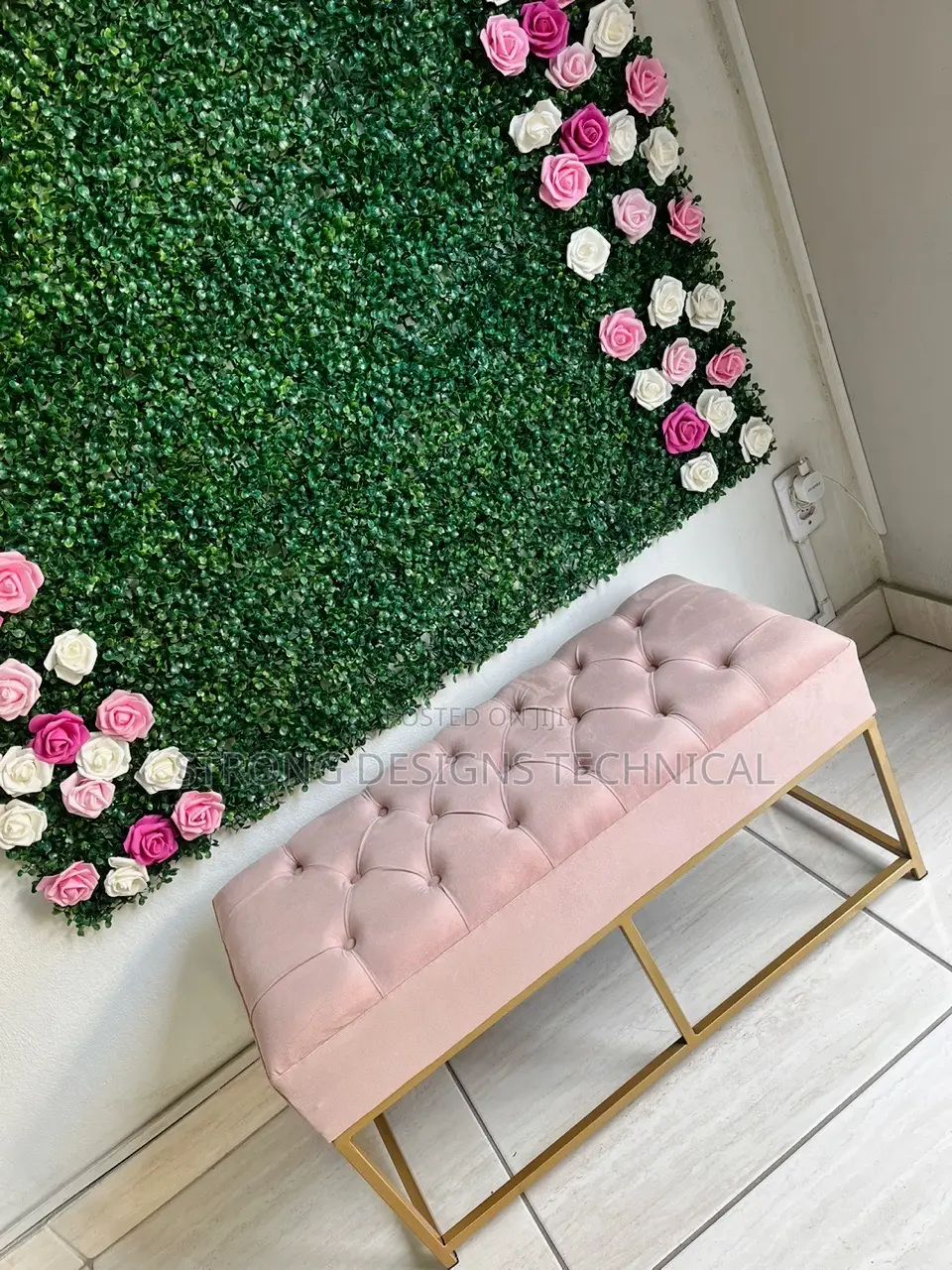 Metallic Seating Pouffe for Homes/ Boutiques/ Waiting Bench