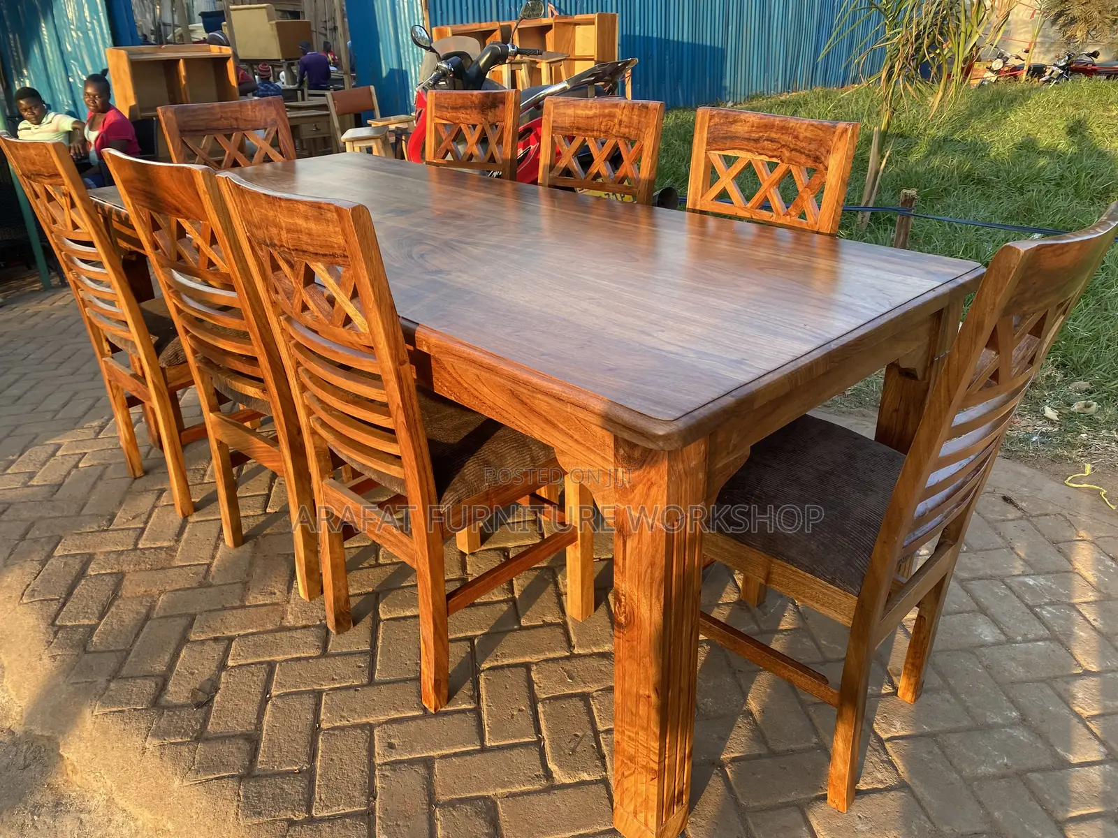 Mugavu Walnut Dining Set