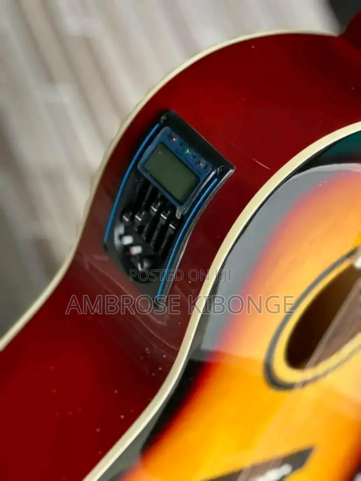 Full Size41 YAMAHA Powered Acoustic Guitar With FREE Battery