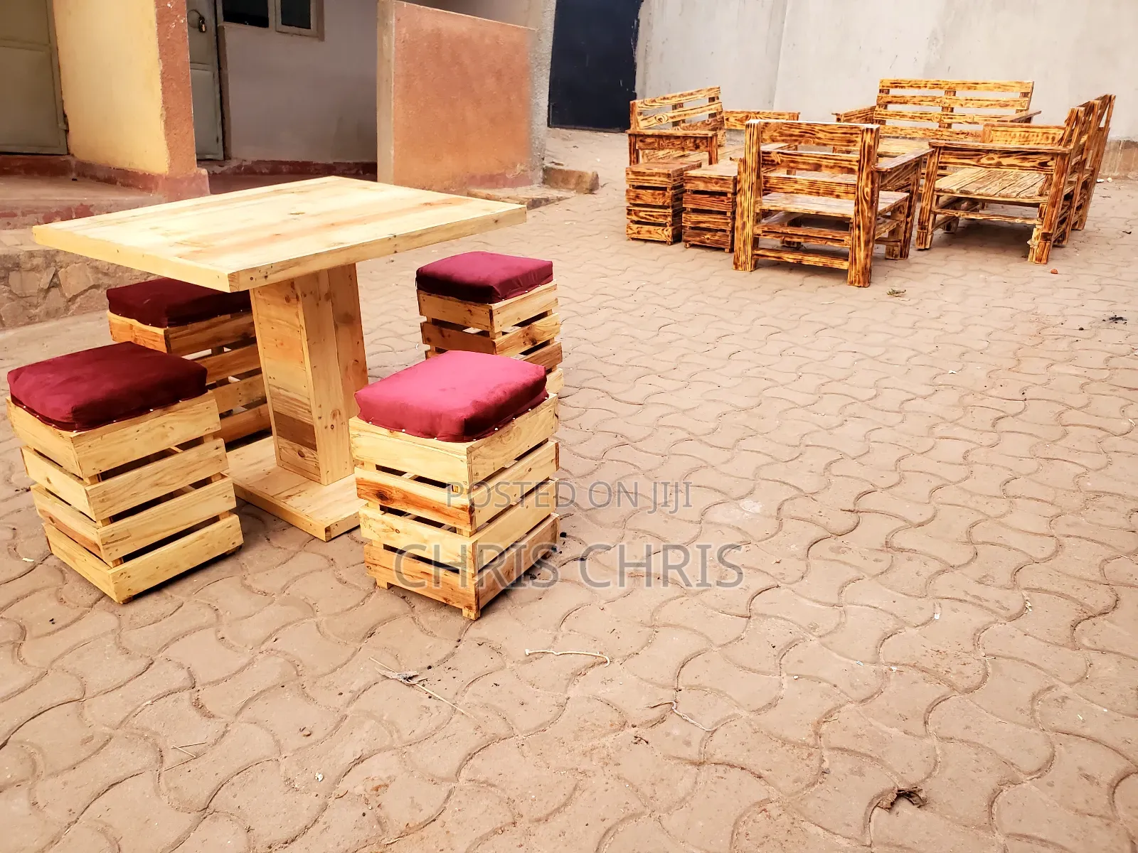 Pallet Restaurant/Bar Stools With Cushion