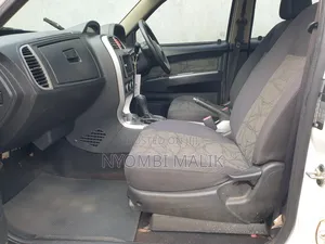 Tata Xenon 2010 White