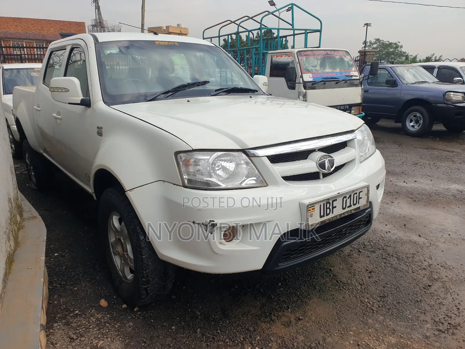 Tata Xenon 2010 White