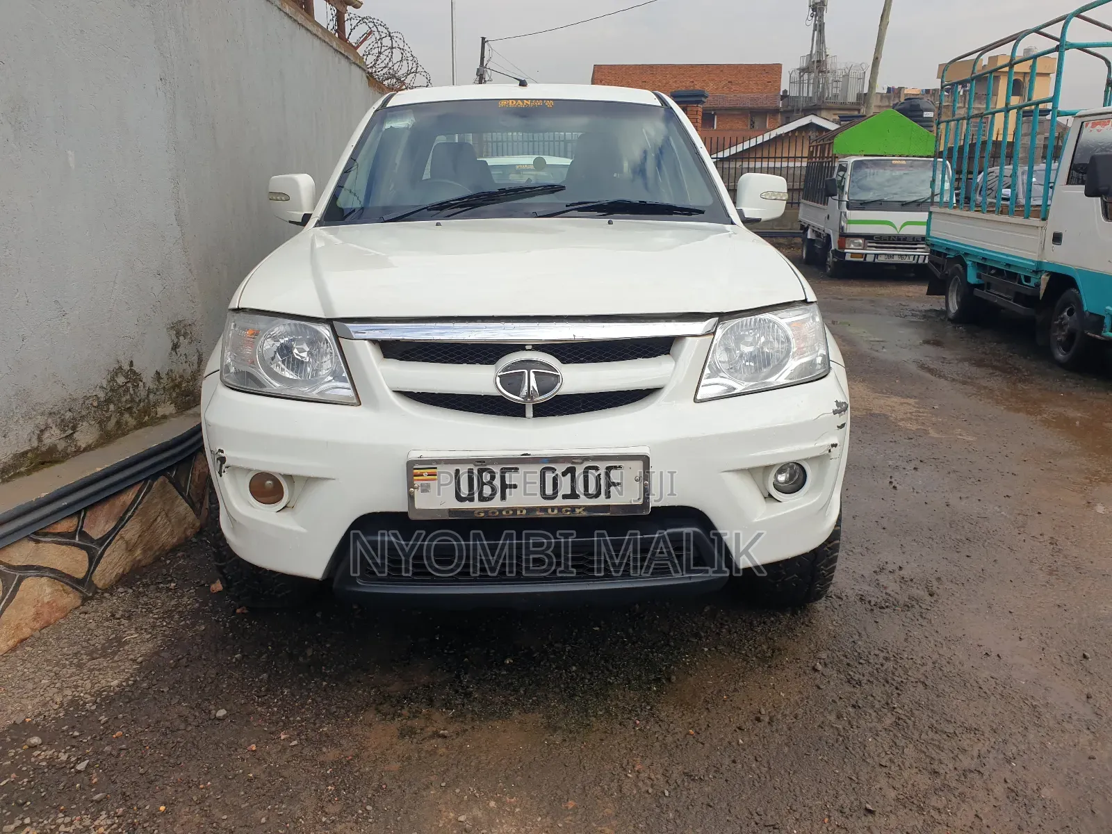 Tata Xenon 2010 White