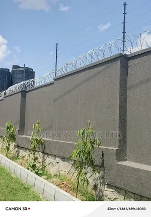 ELECTRIC FENCE System at 100ftsby 100fts