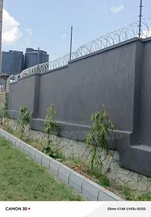 ELECTRIC FENCE System at 100ftsby 100fts