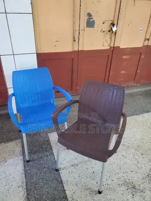 Blue/Brown Plastic Chairs Plastic Chairs