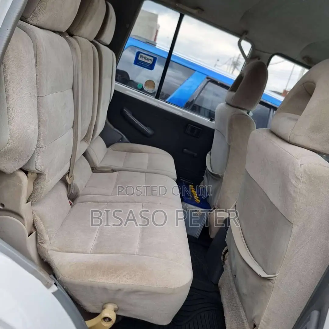 Toyota Land Cruiser 2010 White