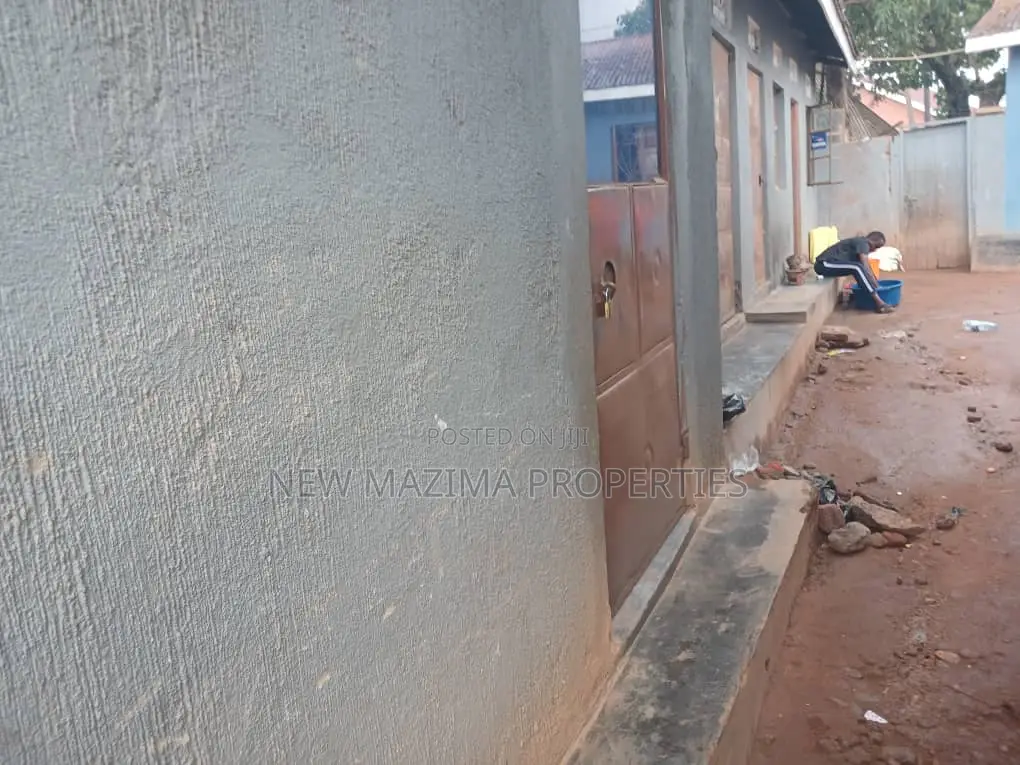 Very Busy Commercial Plot on Quicksale in Heart of Nsambya
