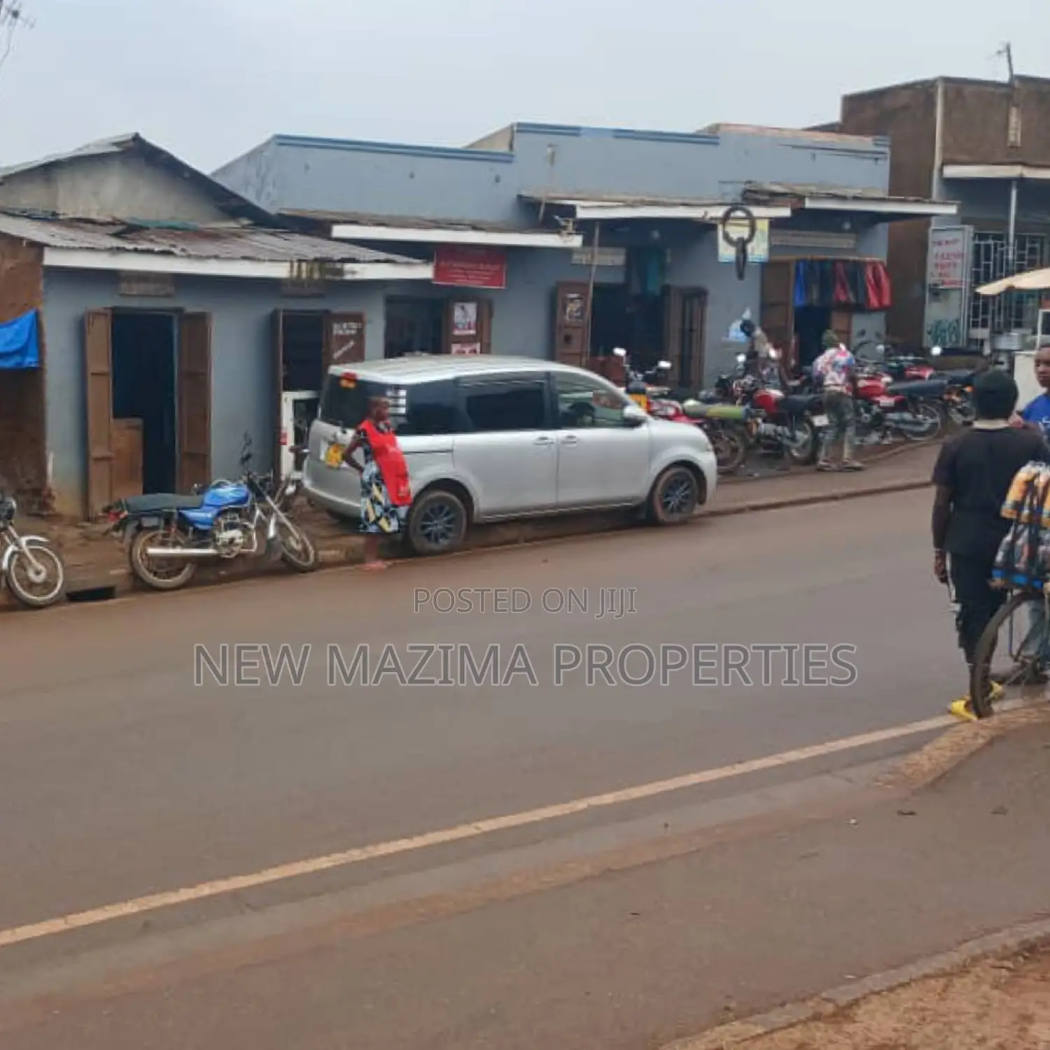 Very Busy Commercial Plot on Quicksale in Heart of Nsambya