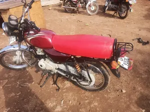Bajaj Boxer 2023 Red