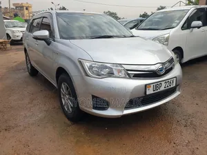 Photo - Toyota Corolla Fielder 2014 Silver