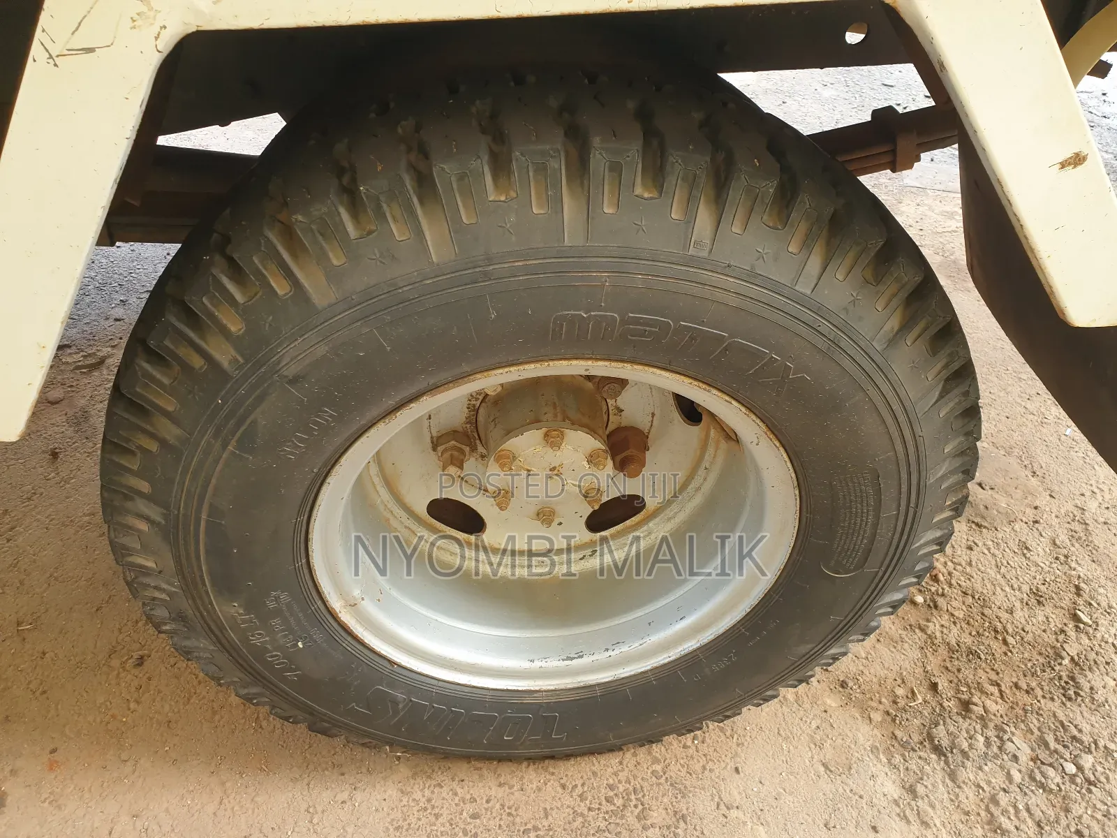 Truck Isuzu Elf Short