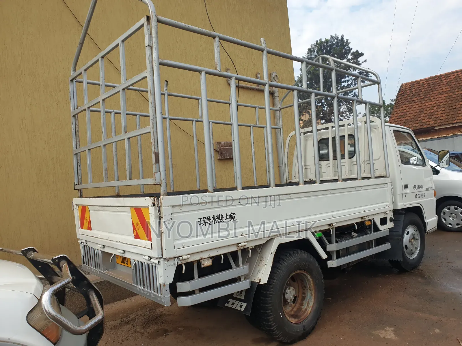 Truck Isuzu Elf Short