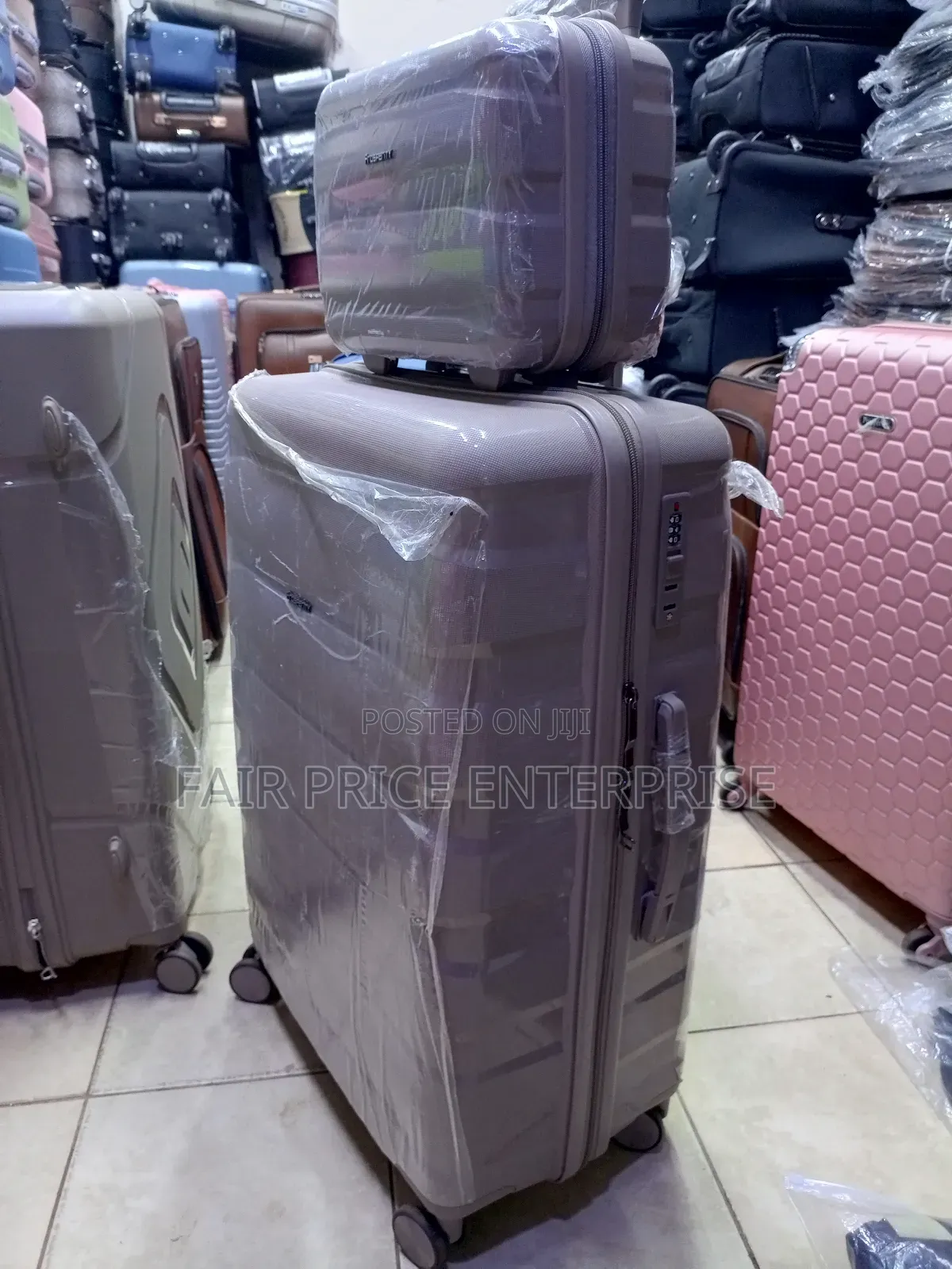 Plastic Suitcases in 2PCS, Medium Size and Smallest Size