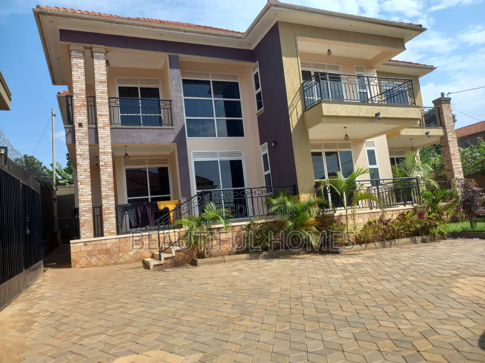 Furnished 6bdrm Duplex in Kira Tarmacked for sale