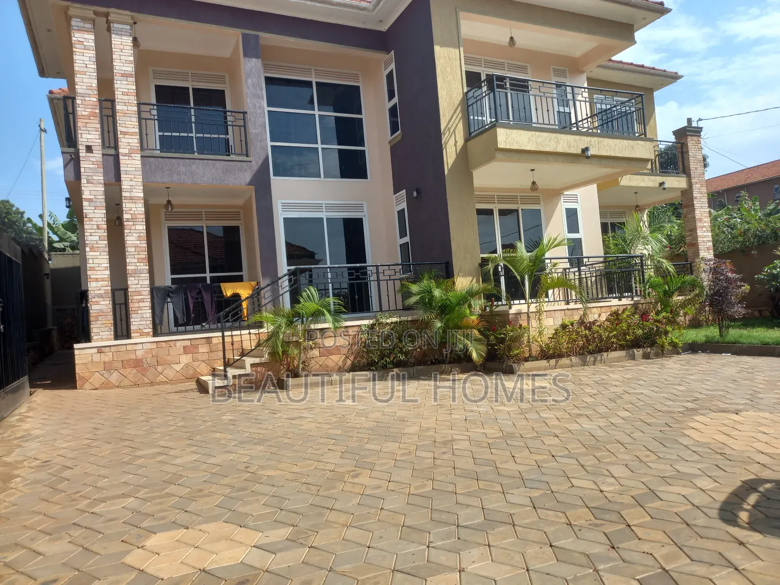 Furnished 6bdrm Duplex in Kira Tarmacked for sale