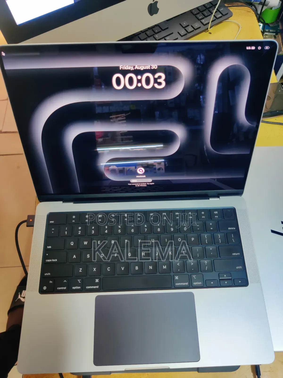 Laptop Apple MacBook Pro 2023 M3 14-inch 18GB Apple M3 SSD 512GB