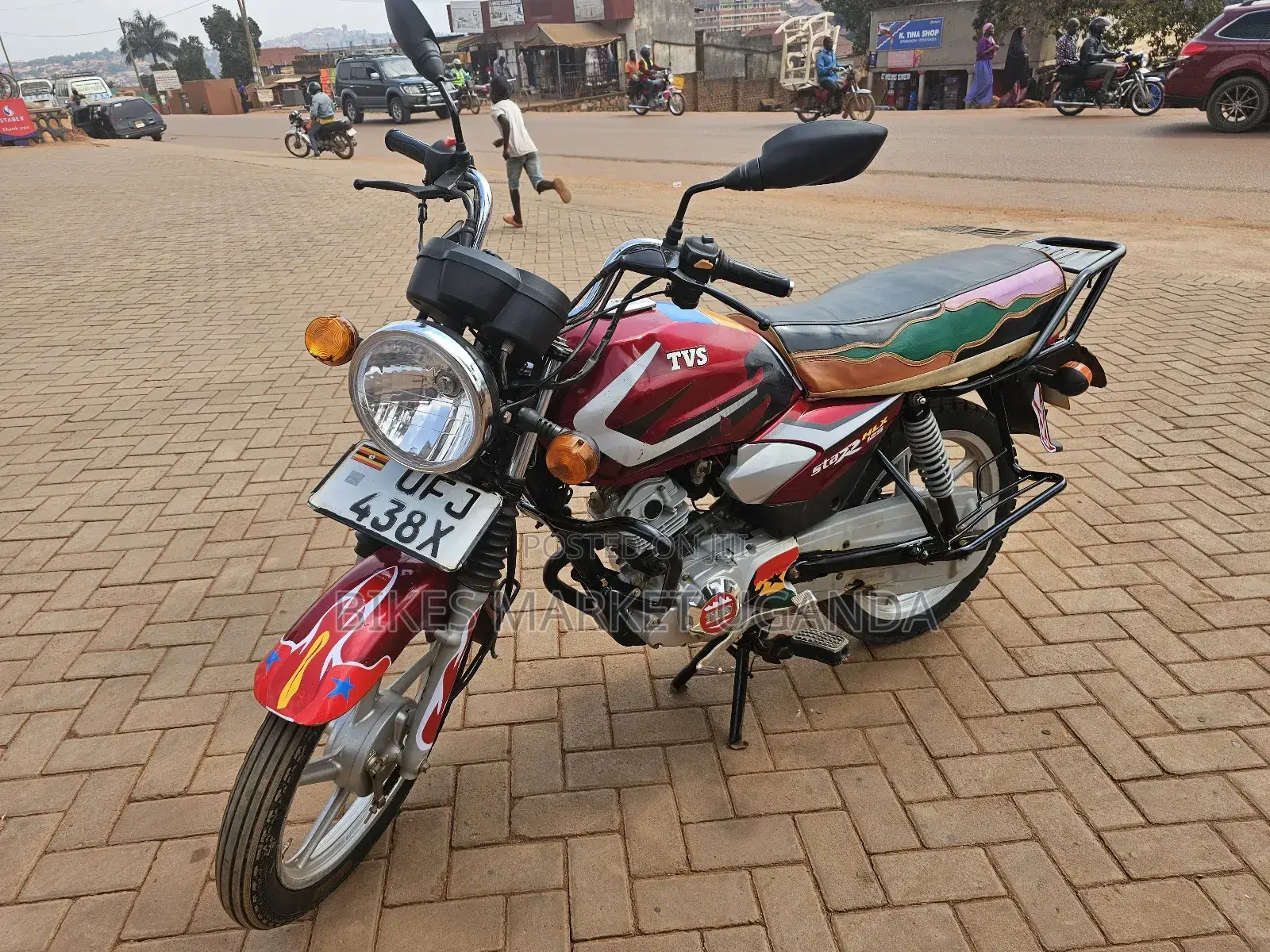 TVS HLX 125 2022 Red