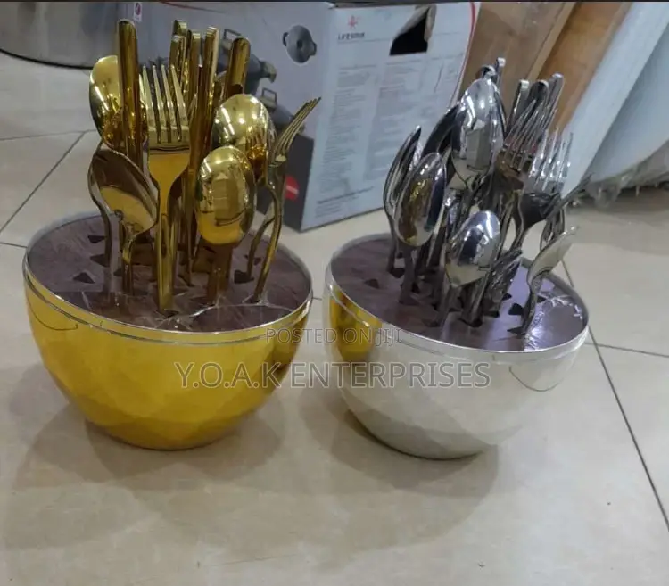 Oval Cutlery Organizer