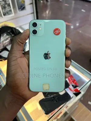 Photo - Apple iPhone 11 128 GB Green