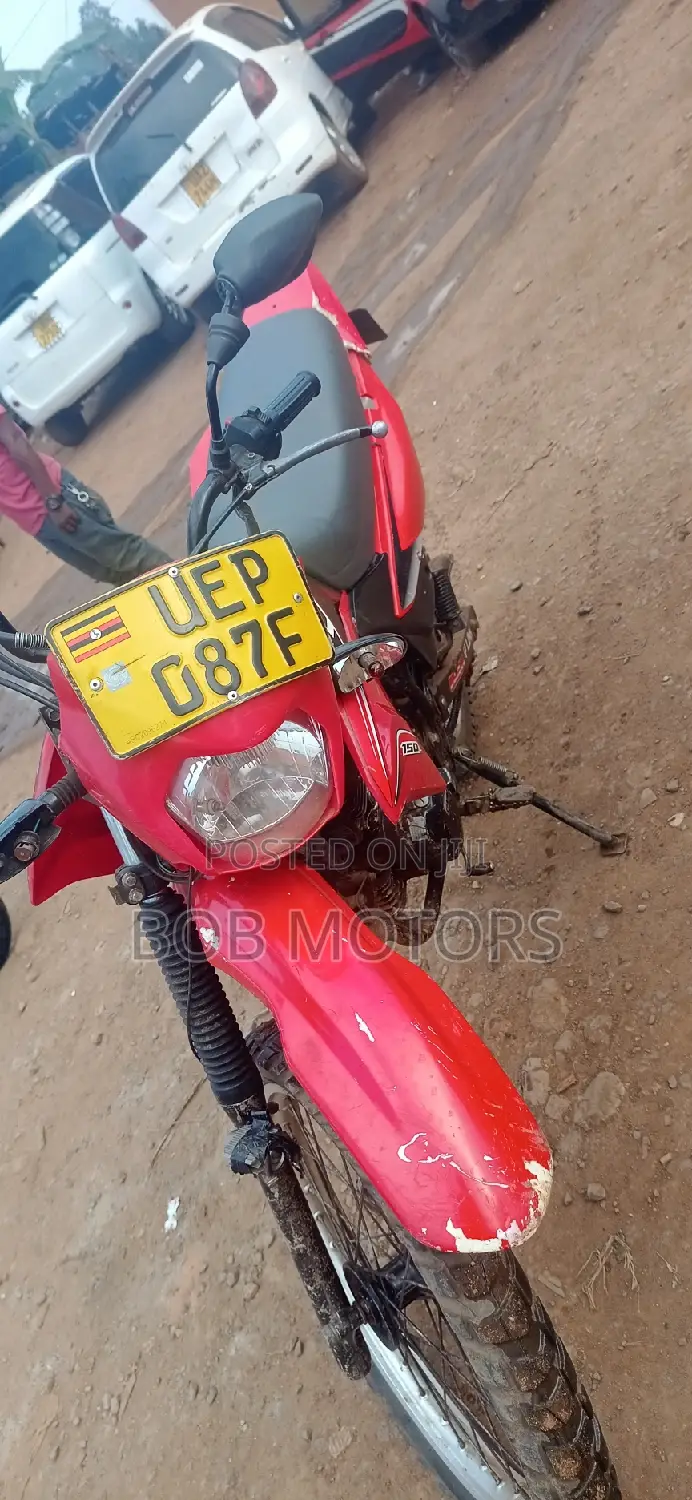 Yamaha DT 175 2022 Red