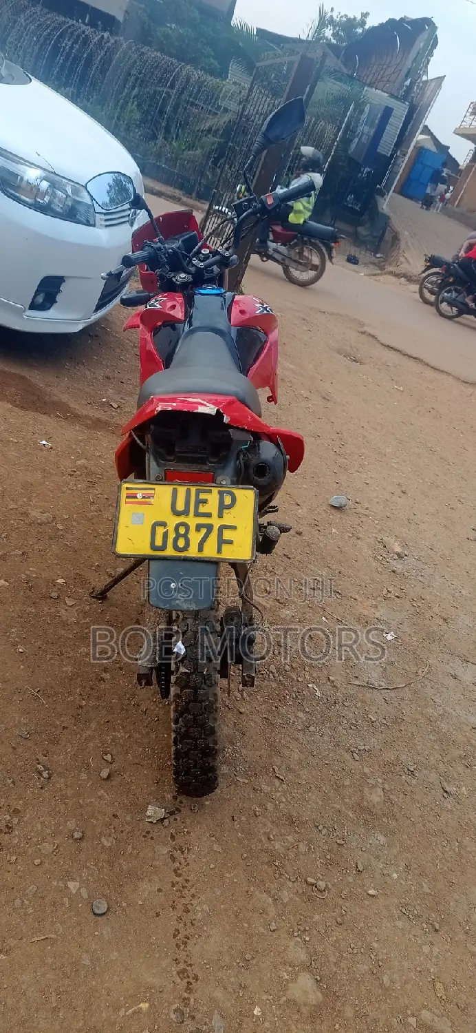 Yamaha DT 175 2022 Red