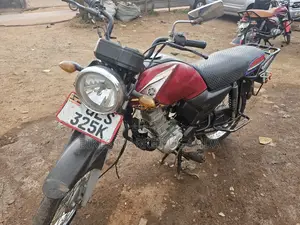 Yamaha Crux 2017 Red