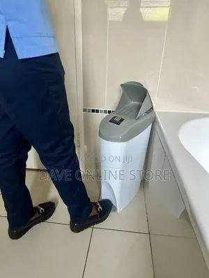 Plastic Sanitary Bin With Cover