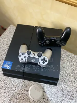 Ps4 Standard Unchipped With 2 Pads!!