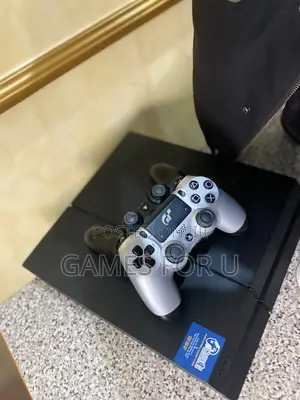 Ps4 Standard Chipped With One Game Pad